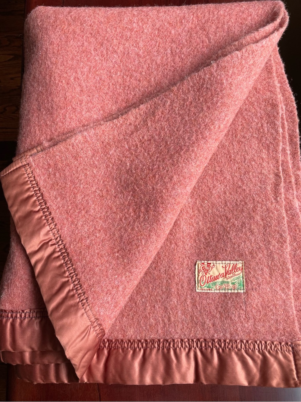 Vintage Ottawa Valley Woollens Wool Blanket Satin Trim Canada 64x80 Full/Twin